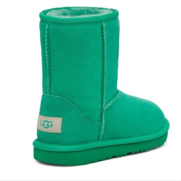 BRAND NEW UGG(r) CLASSIC SHORT II WATER RESISTANT GENUINE SHEARLING KIDS BOOT - Picture 16 of 16